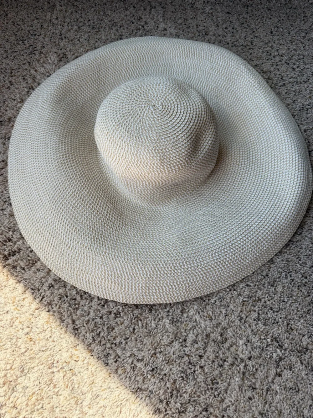 Eric Javits large, wide brim hat. Color white mix. 6.5” brim - Picture 7 of 10